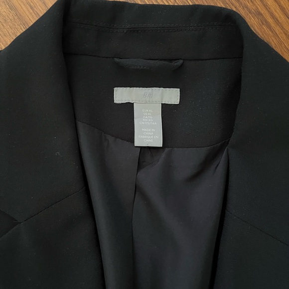 H&M women’s blazer - Picture 3 of 4